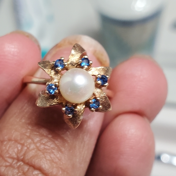 10k gold ring from birks. Vantage gold ring with natural pearl and shaphir - Picture 11 of 11